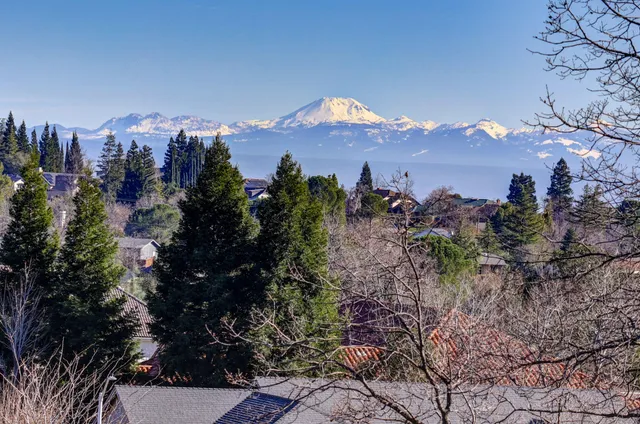 $735,000 | 1513 Brinn Drive, Redding, CA 96001