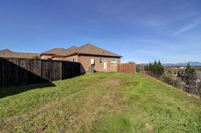 $735,000 | 1513 Brinn Drive, Redding, CA 96001