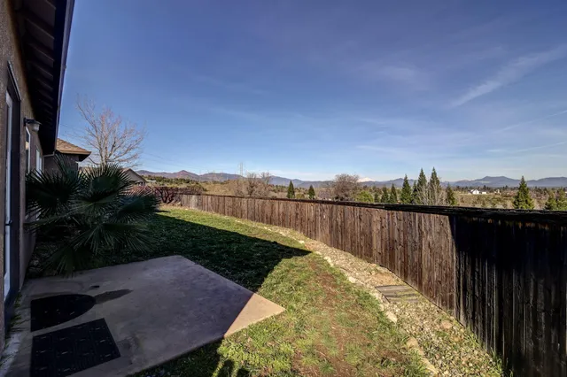 $735,000 | 1513 Brinn Drive, Redding, CA 96001