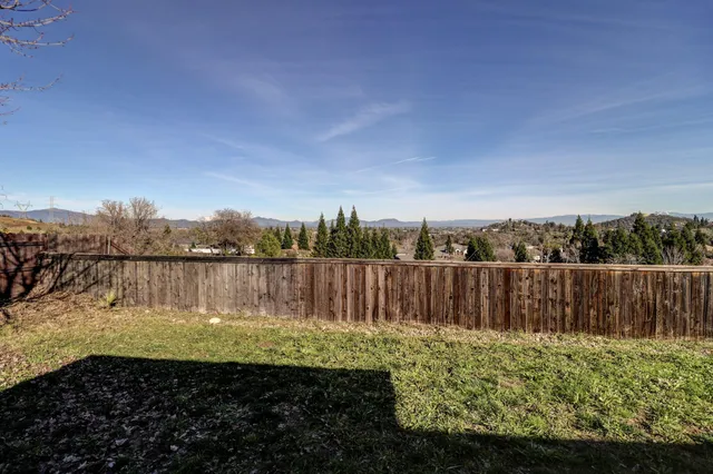 $735,000 | 1513 Brinn Drive, Redding, CA 96001