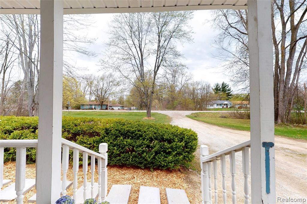 2322 Reid Road Grand Blanc, MI 48439 - Photo 3 of 25