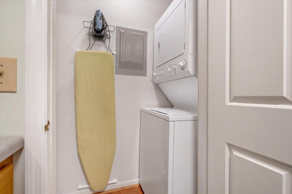 620 Monte Vista Road, Unit 602 Union Hall, VA 24176 - Photo 22 of 48 a view of a hallway with a yellow & door
