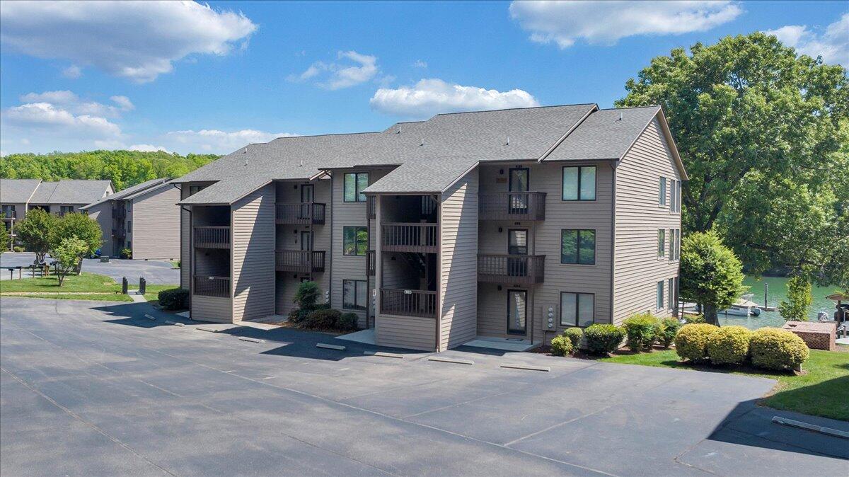 620 Monte Vista Road, Unit 602 Union Hall, VA 24176 - Photo 4 of 48 a view of a house with patio