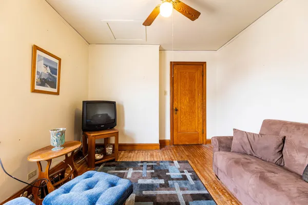 $275,000 | 5255 South Menard Avenue, Chicago, IL 60638