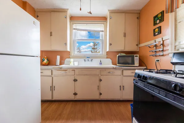$275,000 | 5255 South Menard Avenue, Chicago, IL 60638