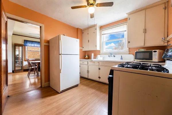 $275,000 | 5255 South Menard Avenue, Chicago, IL 60638
