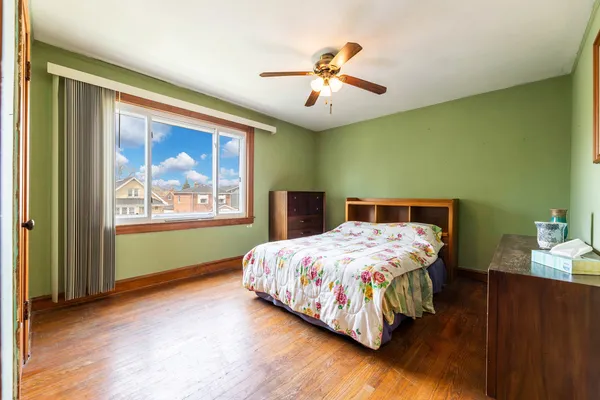 $275,000 | 5255 South Menard Avenue, Chicago, IL 60638