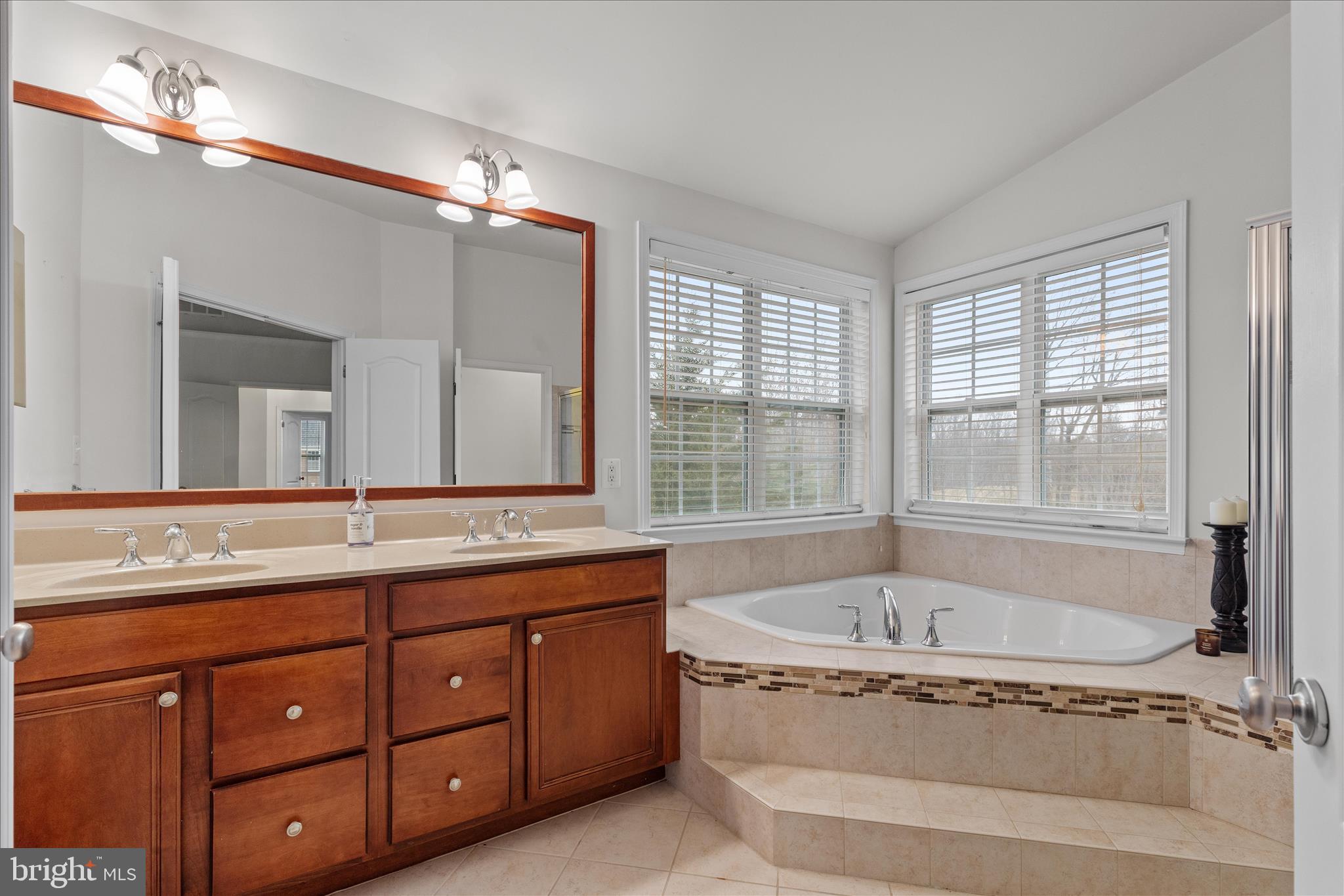 4025 Ranch Road Upper Marlboro, MD 20772 - Photo 34 of 50 Owner Bath