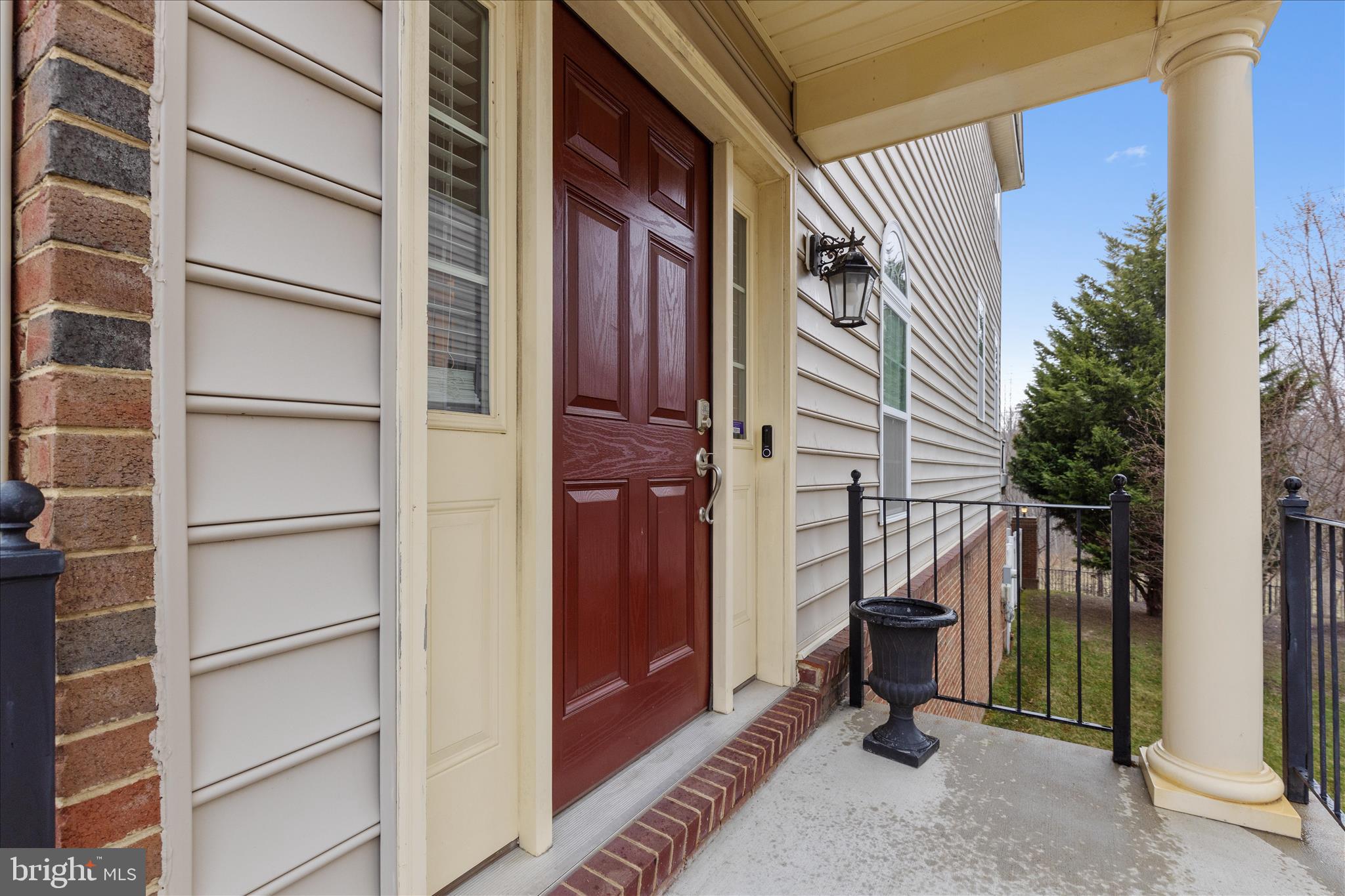 4025 Ranch Road Upper Marlboro, MD 20772 - Photo 4 of 50 Porch leading into Subject Property