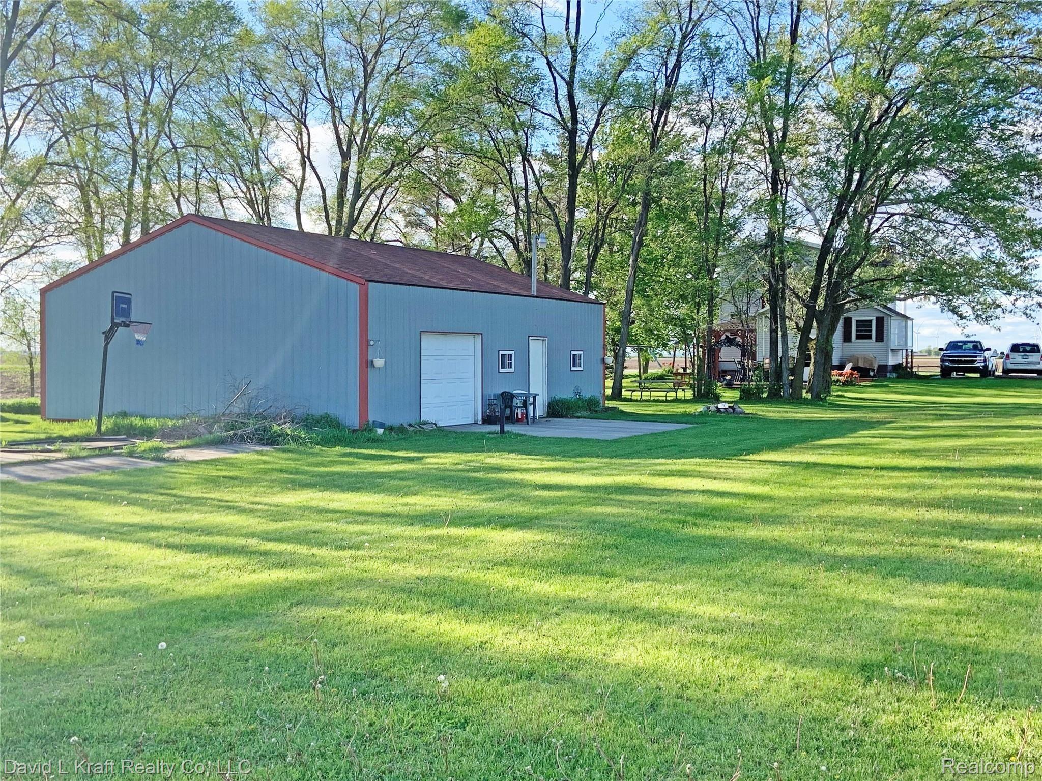 8255 Stein Road Pigeon, MI 48755 - Photo 24 of 26 8255SteinBackyard.jpg