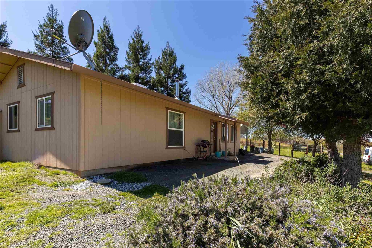 16554 Cocoran Gray Road Groveland, CA 95321 - Photo 32 of 38 View of home's exterior