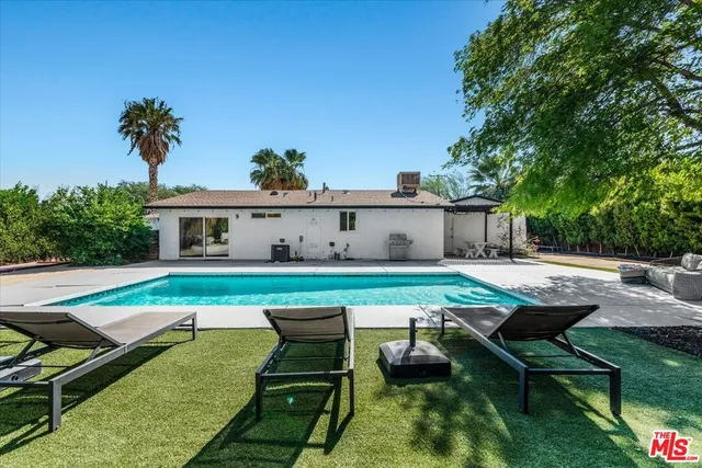 $680,000 | 1808 East Francis Drive, Palm Springs, CA 92262