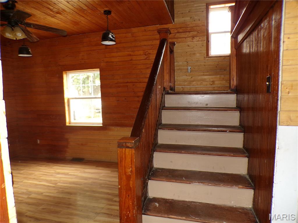 709 1st Street Gillespie, IL 62033 - Photo 15 of 31