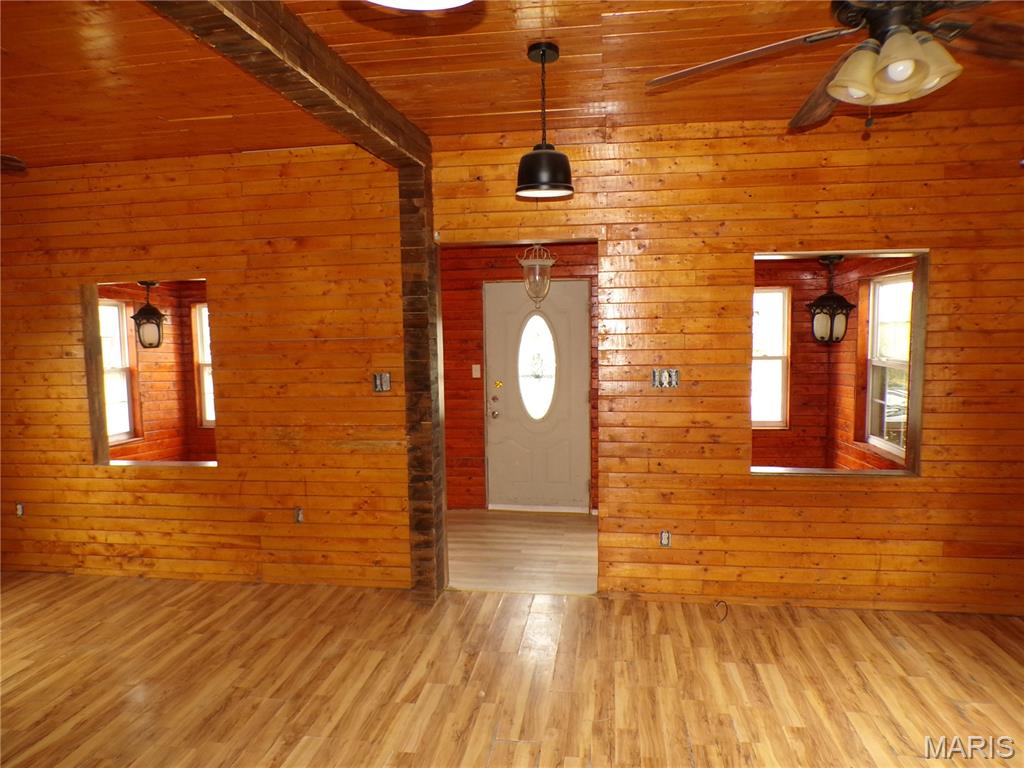 709 1st Street Gillespie, IL 62033 - Photo 16 of 31