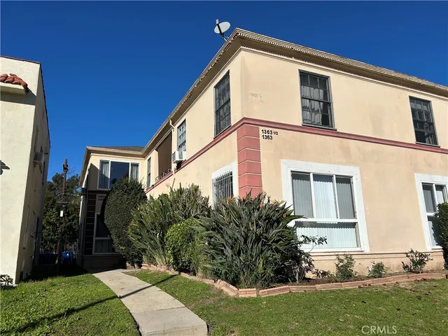 $2,395 | 1363 Masselin Avenue, Los Angeles, CA 90019