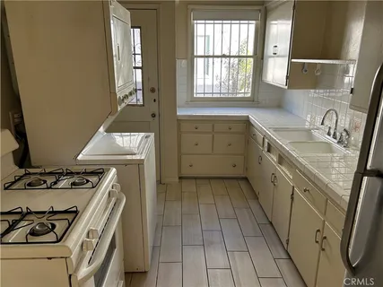 $2,395 | 1363 Masselin Avenue, Los Angeles, CA 90019