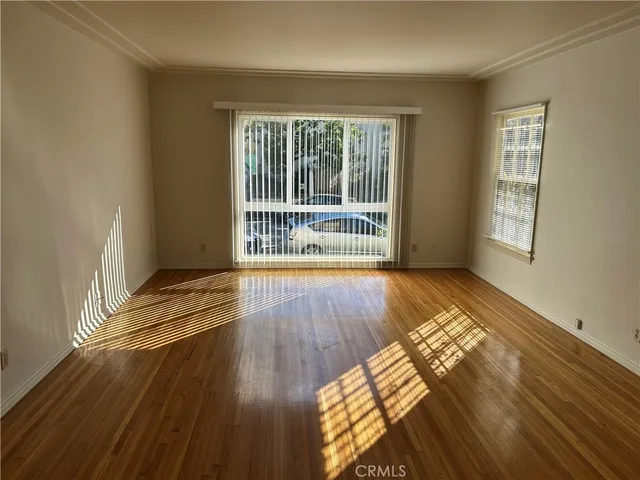 $2,395 | 1363 Masselin Avenue, Los Angeles, CA 90019