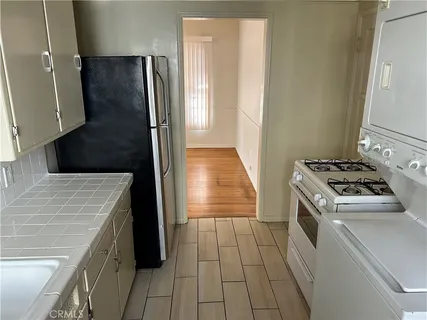 $2,395 | 1363 Masselin Avenue, Los Angeles, CA 90019