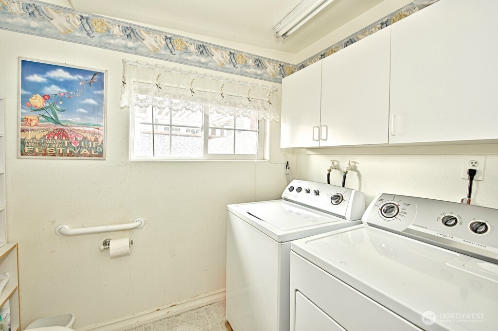 1105 7th Street Anacortes, WA 98221 - Photo 8 of 13 Gallery Image 8