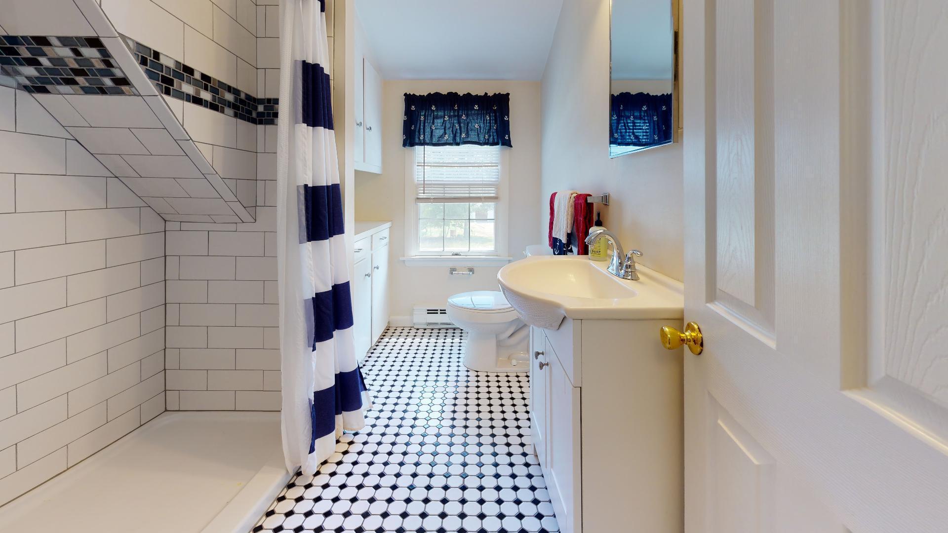 260 North Road Yarmouth, ME 04096 - Photo 52 of 57 In-law suite bathroom