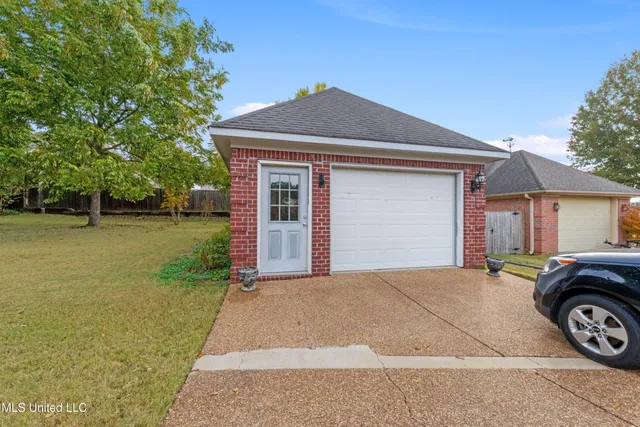 $394,000 | 6384 Acree Woods Drive, Olive Branch, MS 38654