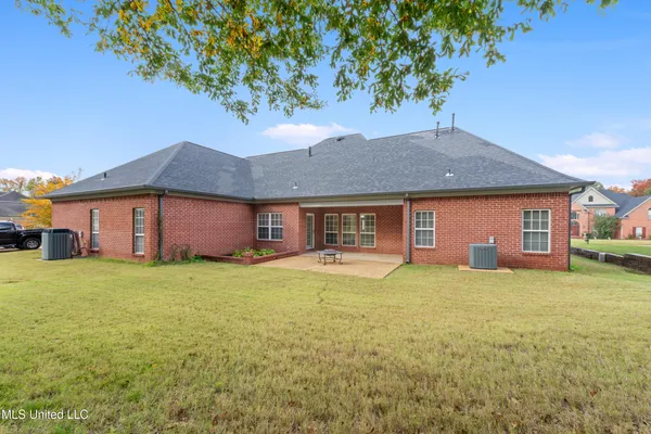 $394,000 | 6384 Acree Woods Drive, Olive Branch, MS 38654