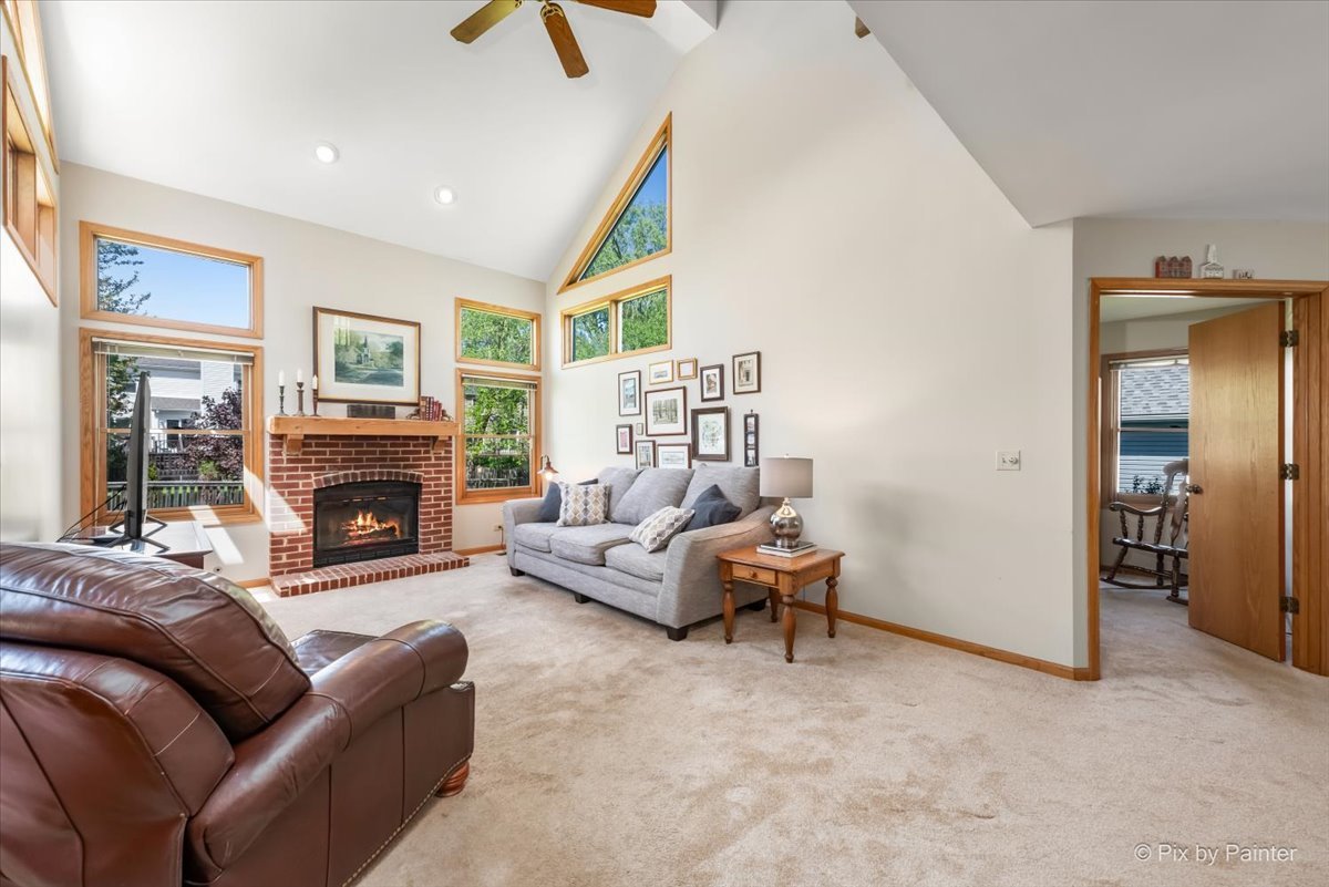 121 Hampton Street Cary, IL 60013 - Photo 20 of 56