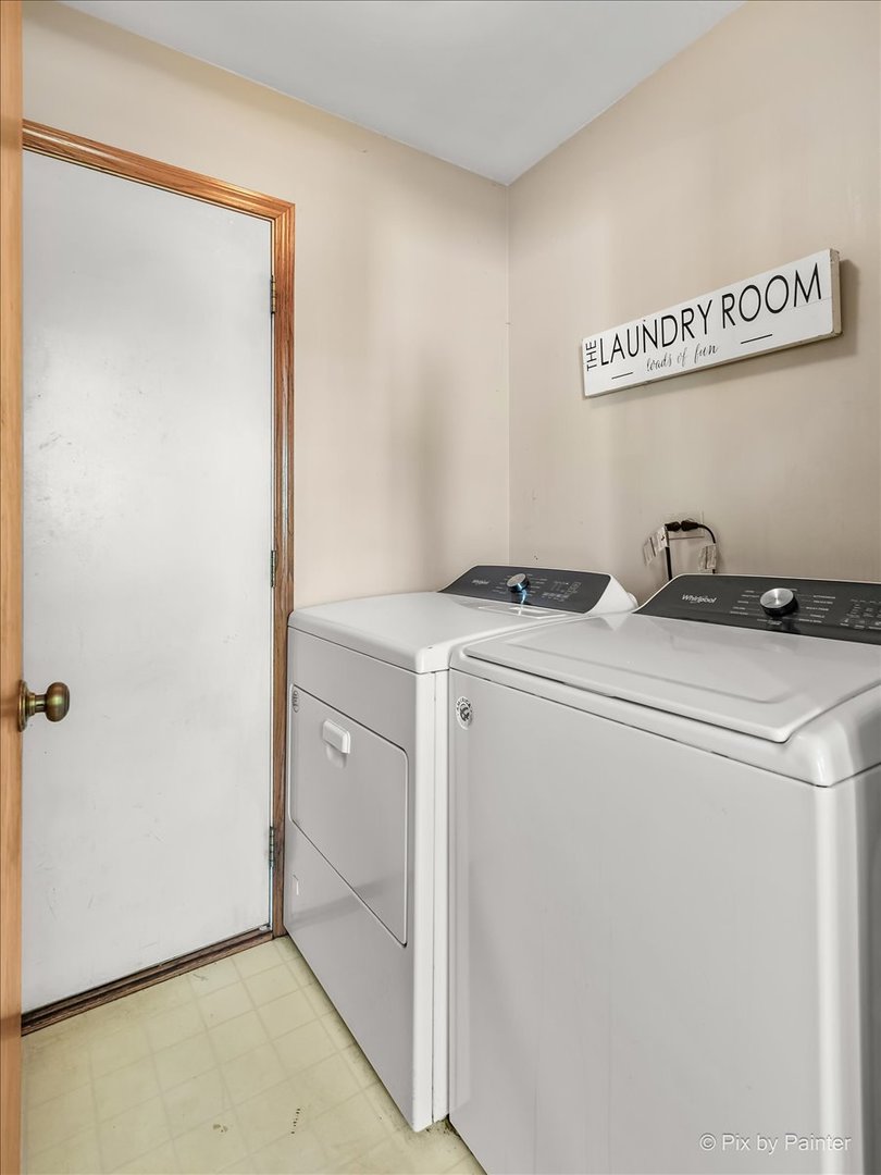 121 Hampton Street Cary, IL 60013 - Photo 26 of 56 a utility room with dryer and washer