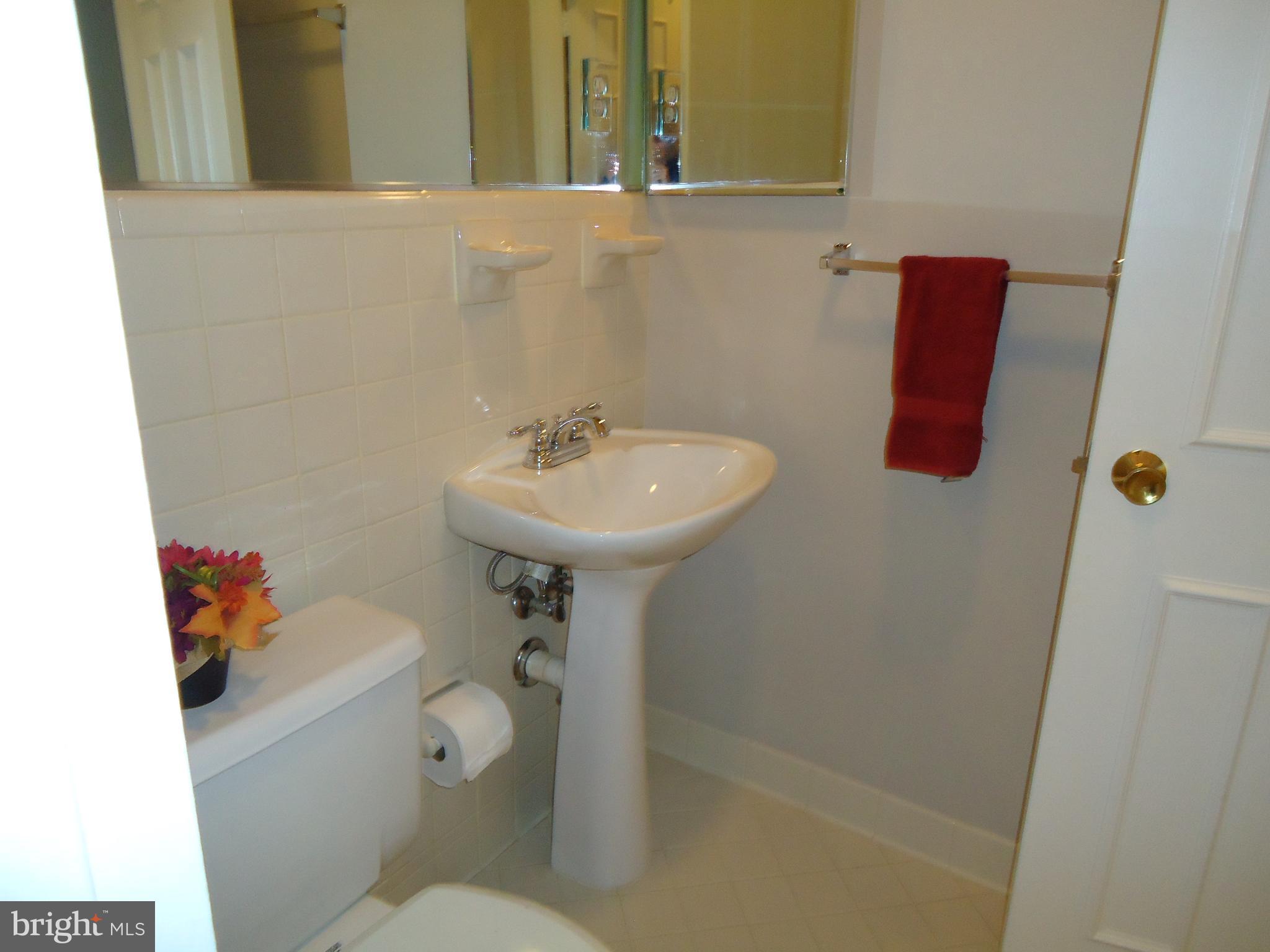 55 Skyhill Road, Unit 303 Alexandria, VA 22314 - Photo 20 of 28 Gallery Image 20