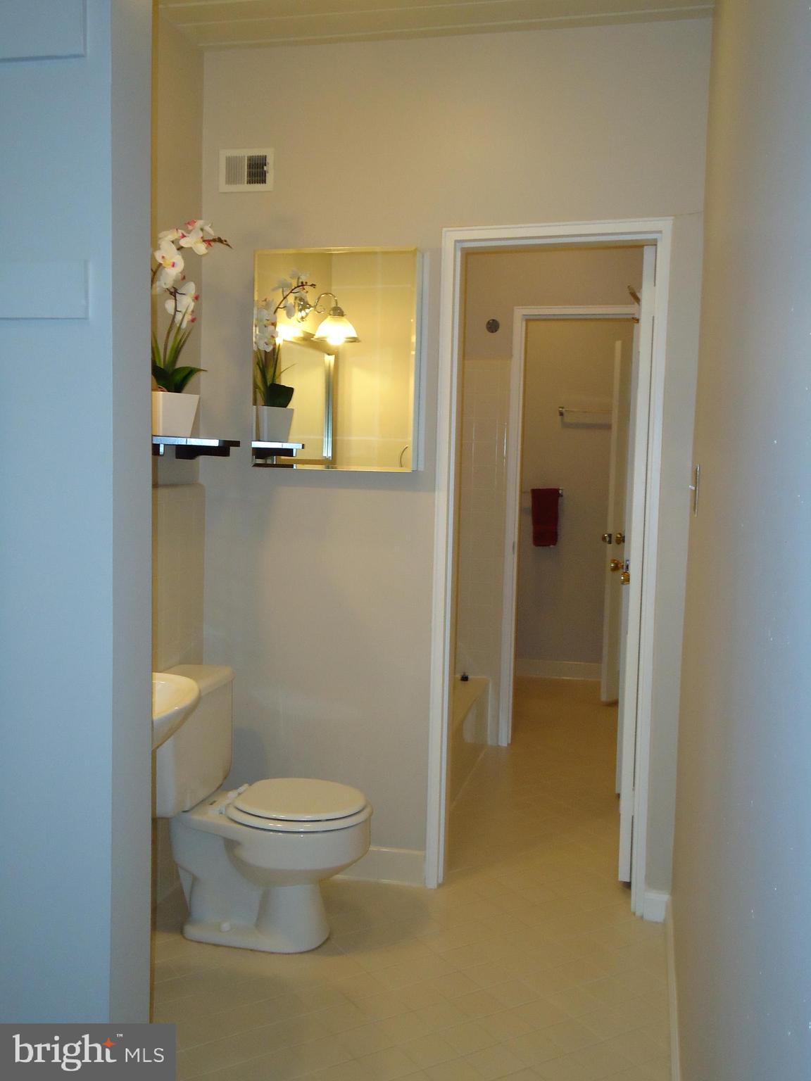 55 Skyhill Road, Unit 303 Alexandria, VA 22314 - Photo 22 of 28 Gallery Image 22