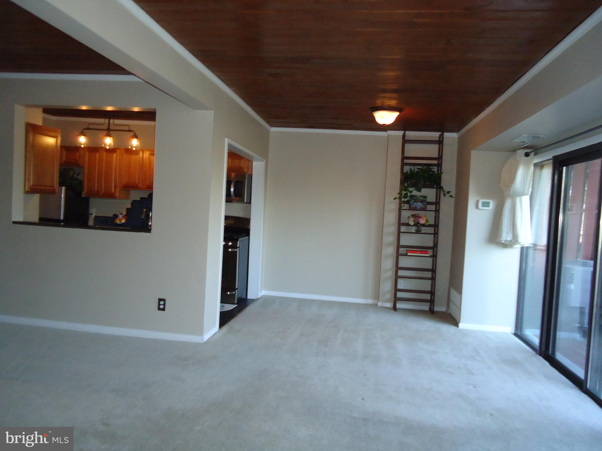 55 Skyhill Road, Unit 303 Alexandria, VA 22314 - Photo 4 of 28 Large living/dining area