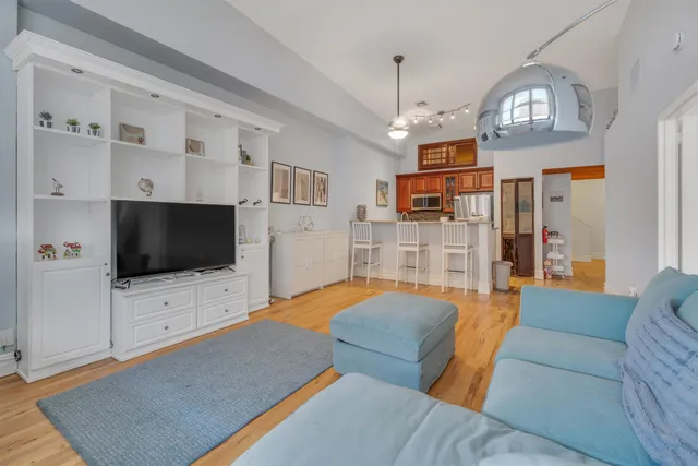 $599,000 | 518 Gregory Avenue, Unit C413, Weehawken, NJ 07086