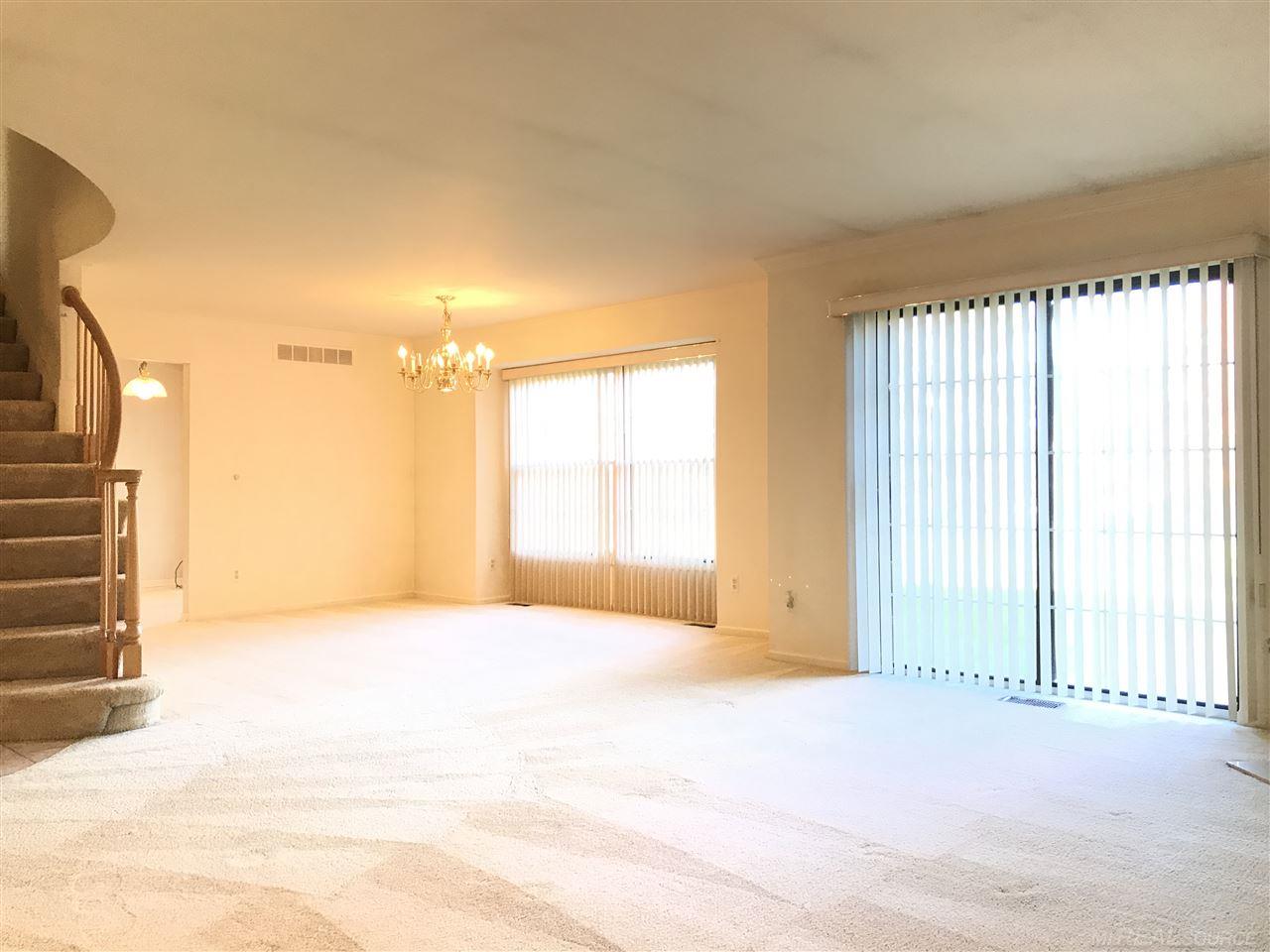 6325 Celeste Road West Bloomfield, MI 48322 - Photo 5 of 27 31335071-4.JPG