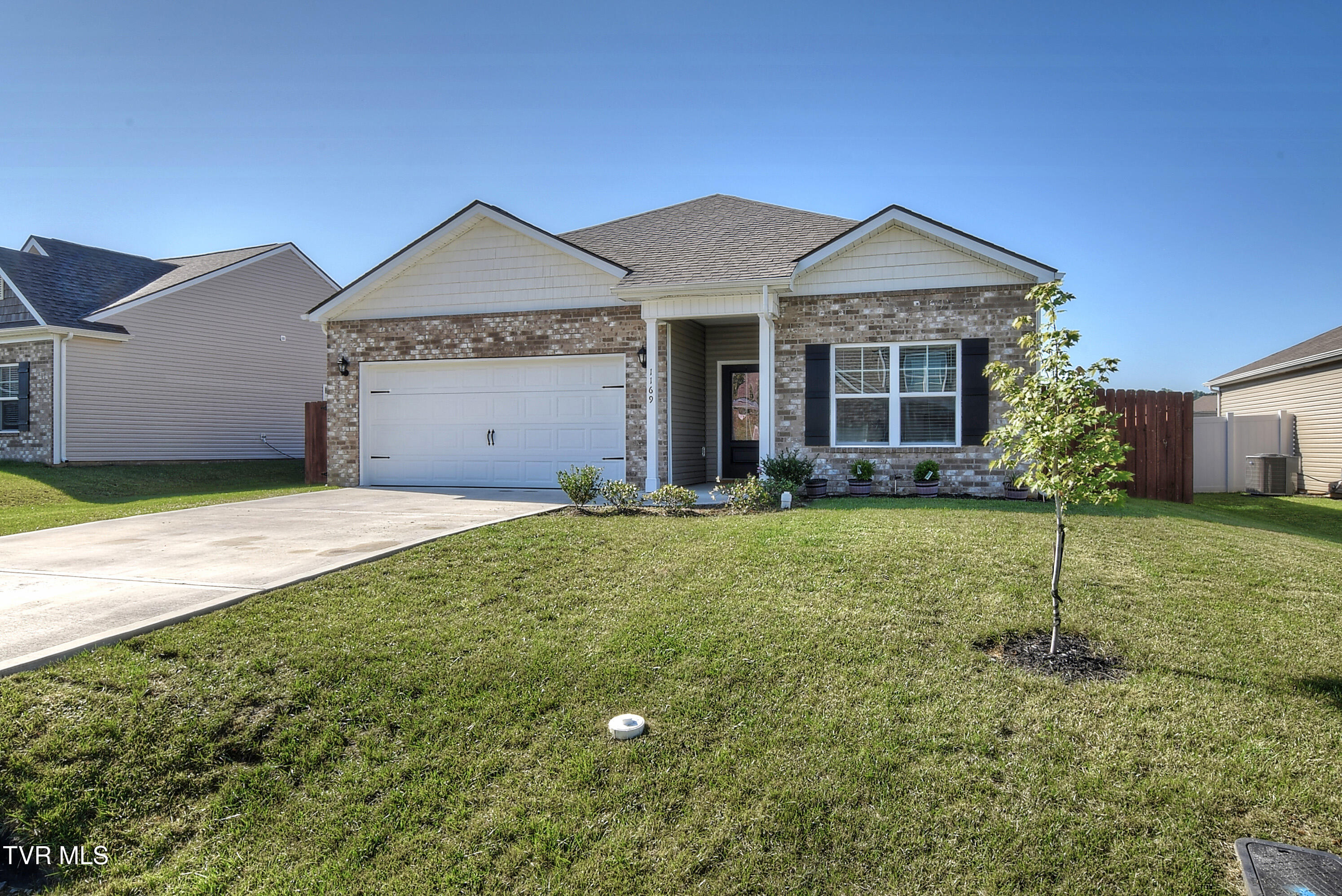 1169 Ridge Parke Kingsport, TN 37663 - Photo 2 of 23 3