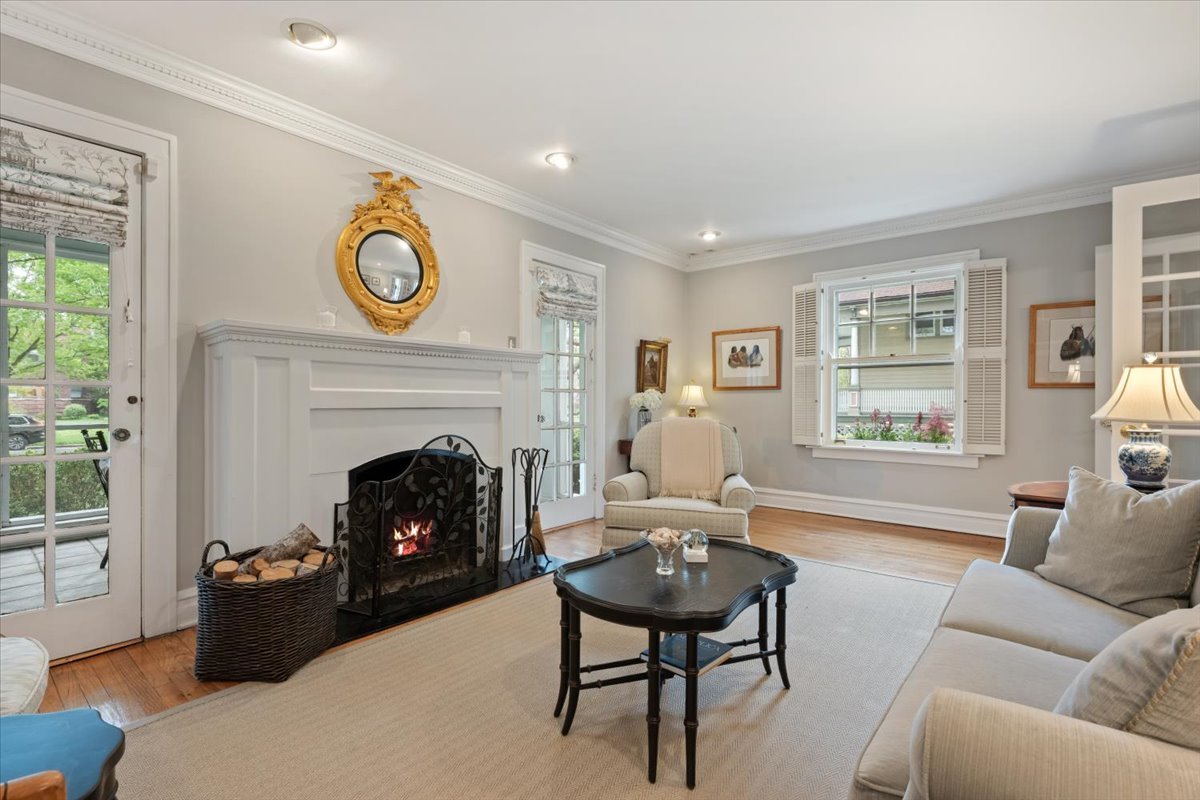 2311 Park Place Evanston, IL 60201 - Photo 5 of 41