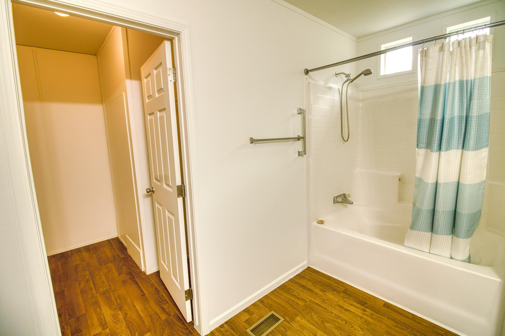 4767 Holland Loop Road Cave Junction, OR 97523 - Photo 10 of 29 primary bath 2