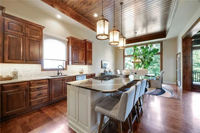 $1,285,000 | 114 Wolsey Bridge, Loch Lloyd, MO 64012