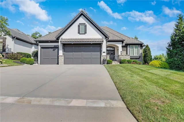 $1,285,000 | 114 Wolsey Bridge, Loch Lloyd, MO 64012
