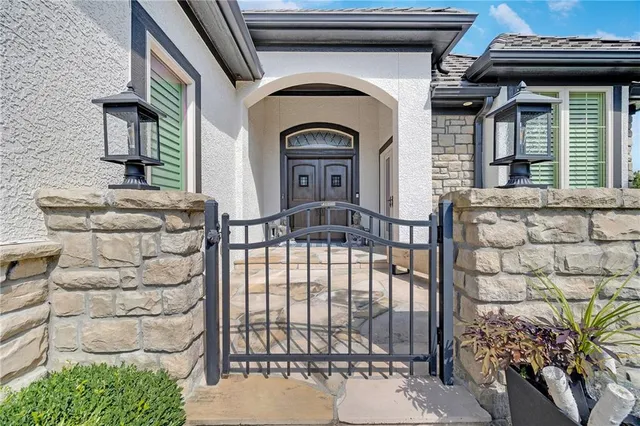 $1,285,000 | 114 Wolsey Bridge, Loch Lloyd, MO 64012