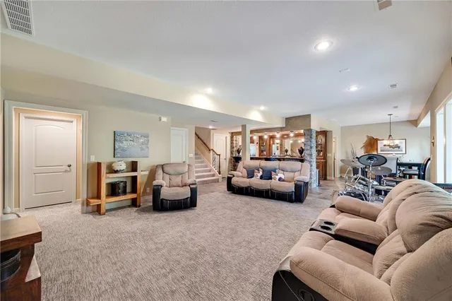 $1,285,000 | 114 Wolsey Bridge, Loch Lloyd, MO 64012