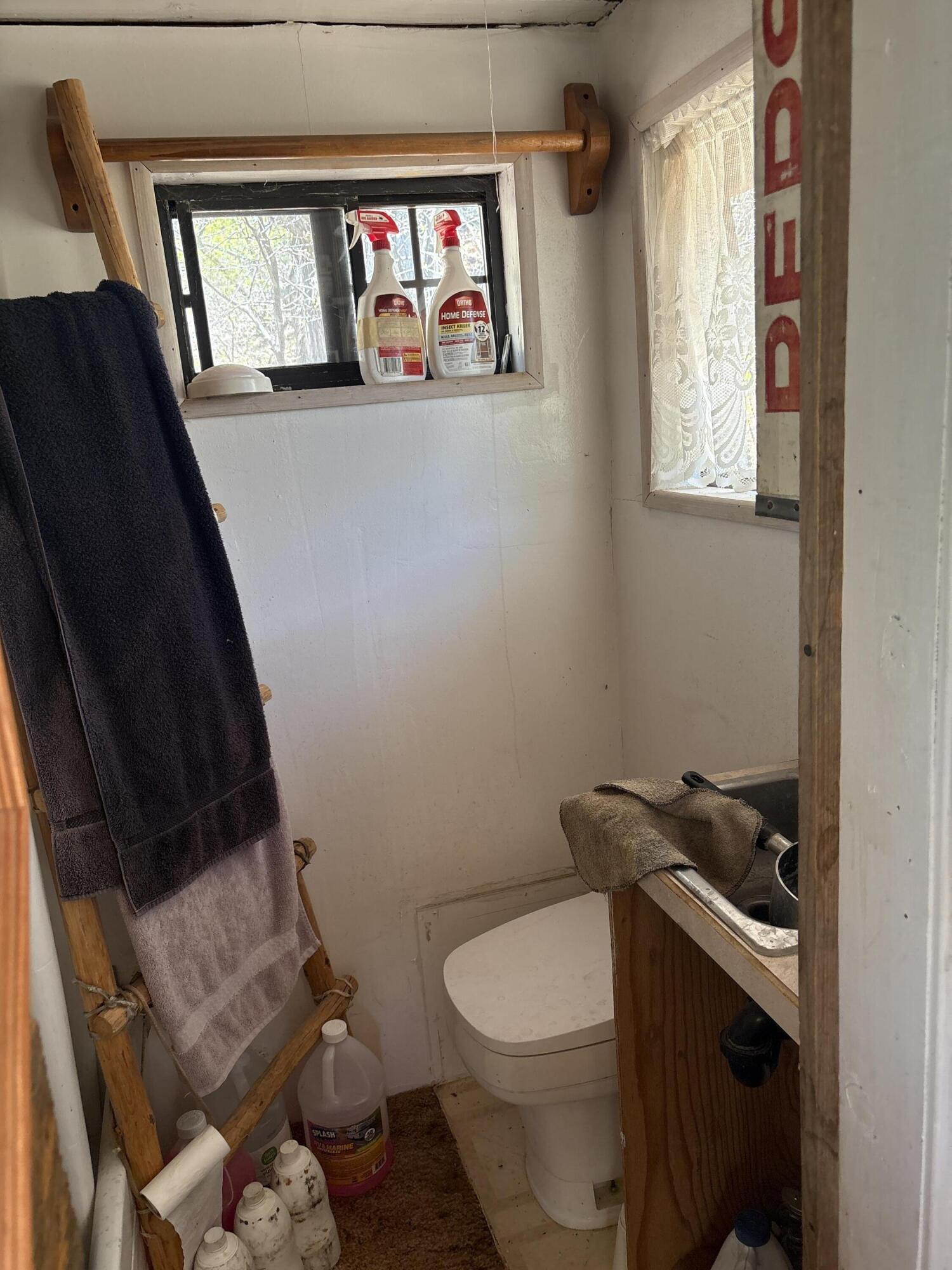 5 North Box Cyn Road Springdale, UT 84767 - Photo 8 of 36 08 Bathroom