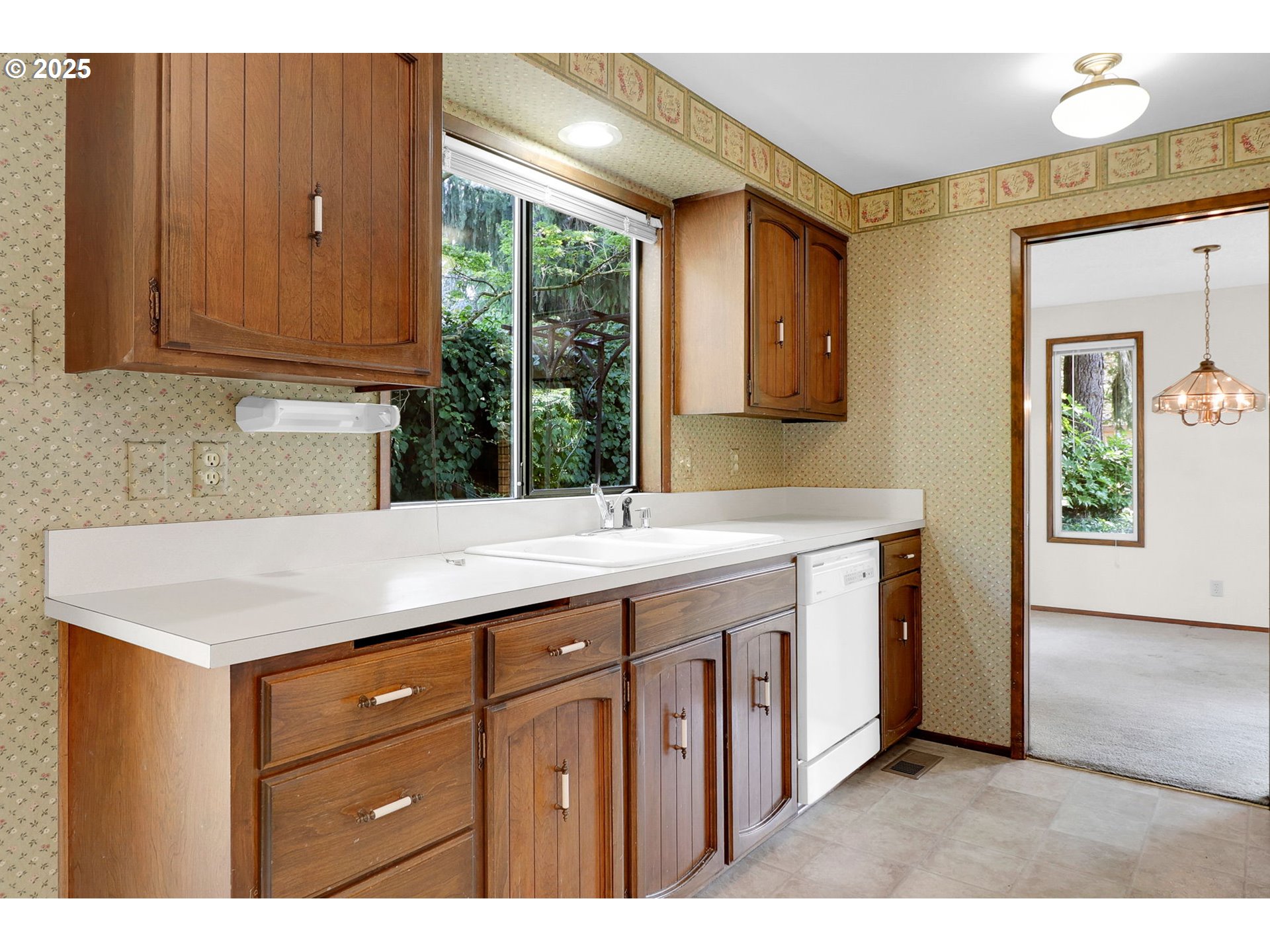 1254 Rio Glen Drive Eugene, OR 97401 - Photo 14 of 43 a bathroom with a sink and a mirror