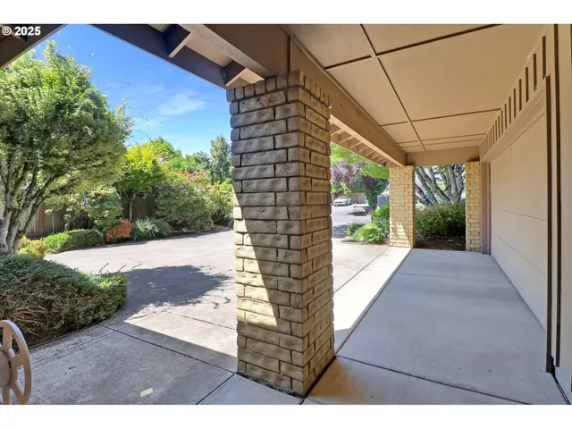 a picture of a city view