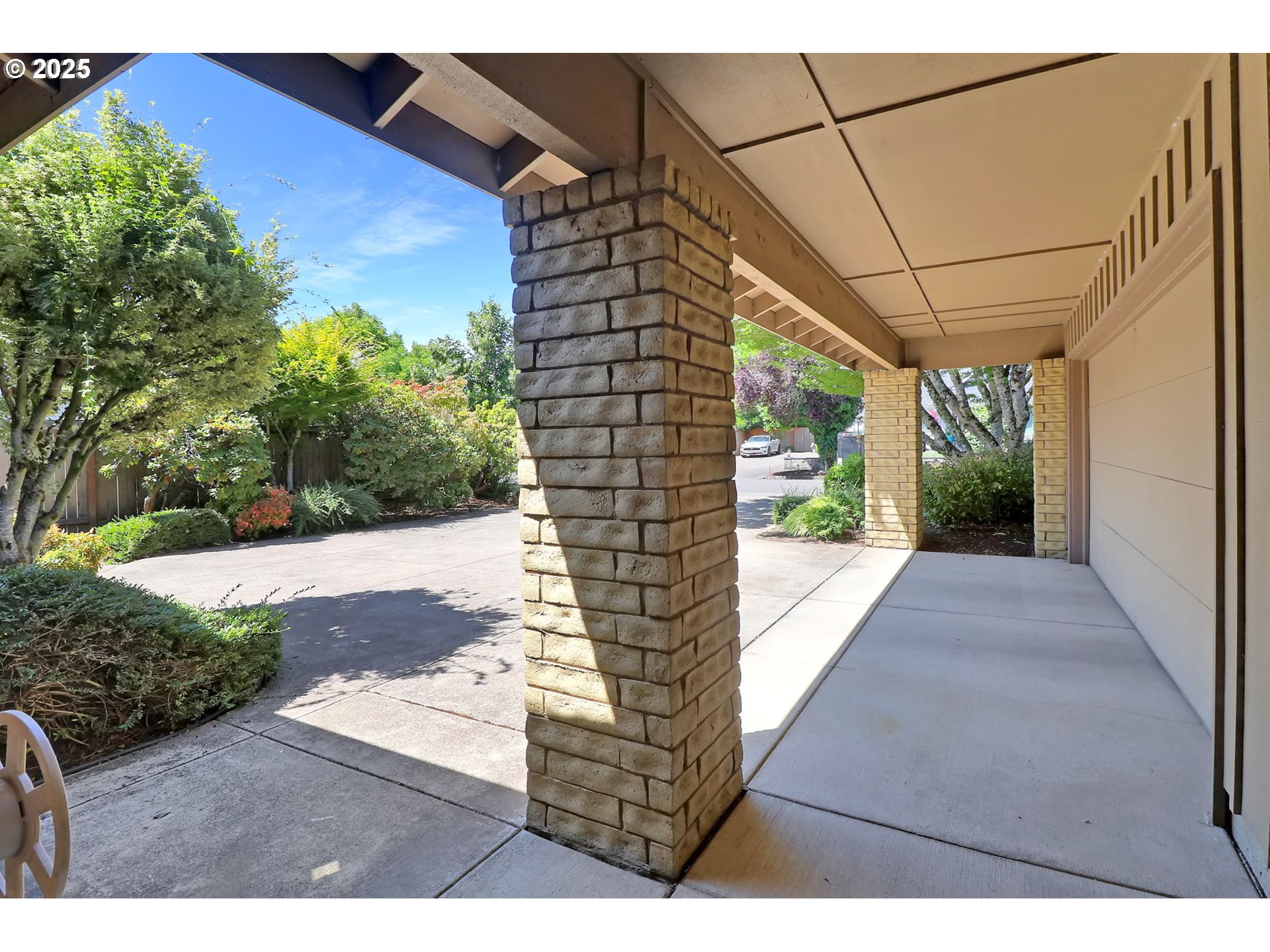 1254 Rio Glen Drive Eugene, OR 97401 - Photo 3 of 43