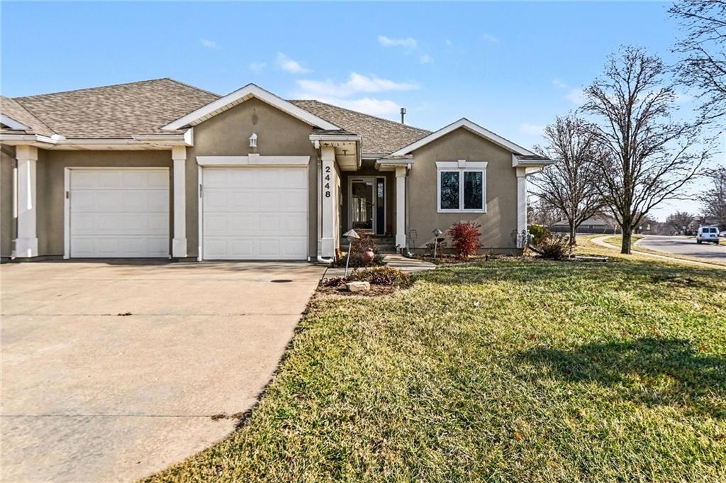 2448 Southwest Golf View Court Topeka, KS 66614 - Photo 2 of 30
