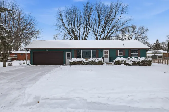 $285,000 | 380 Barry Drive, Owatonna, MN 55060