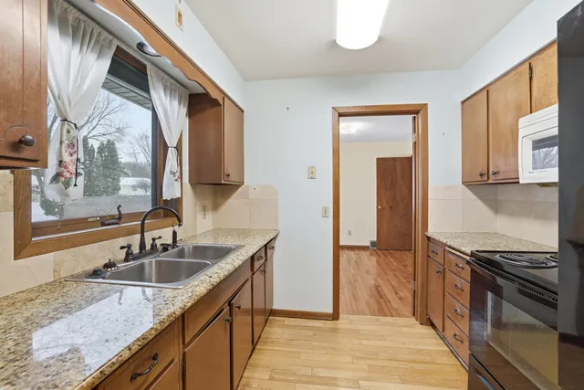 $285,000 | 380 Barry Drive, Owatonna, MN 55060