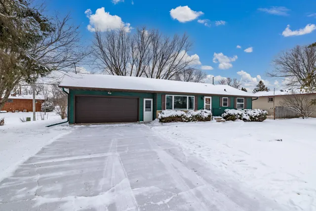 $285,000 | 380 Barry Drive, Owatonna, MN 55060