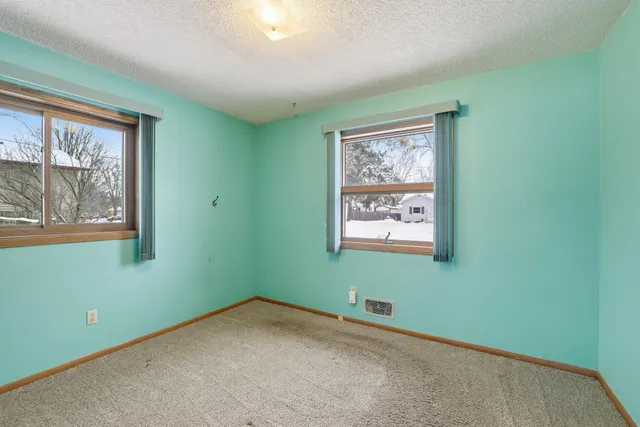 $285,000 | 380 Barry Drive, Owatonna, MN 55060