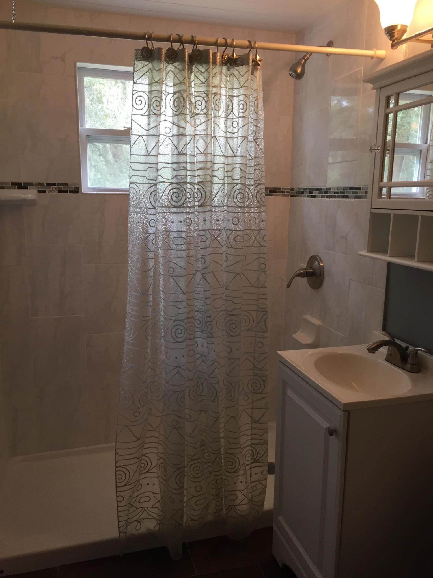193 West Strickland Road Interlachen, FL 32148 - Photo 10 of 10 Bathroom